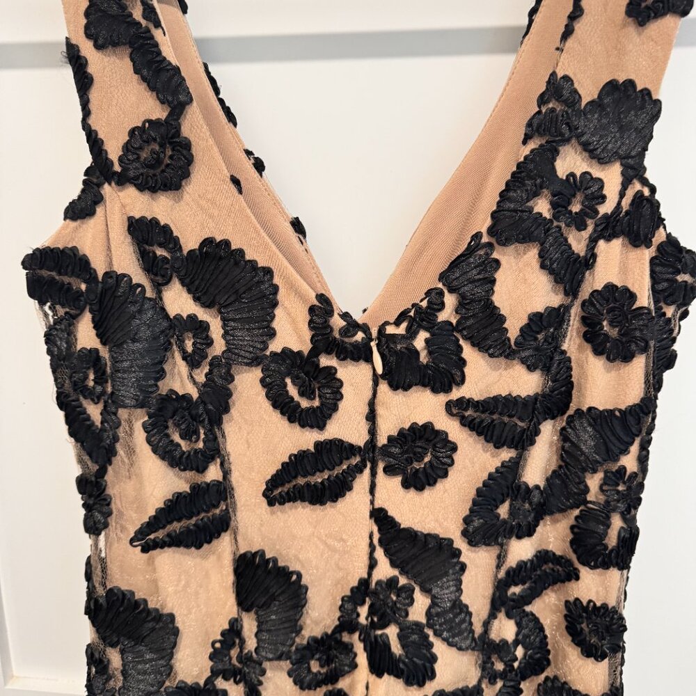 Black lace flowers over nude slip Cocktail Dress - Dress the Population size Med - Picture 5 of 7